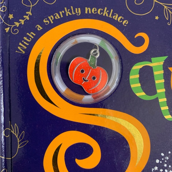 New Squasherella Halloween Children’s Hardcover Book With Necklace🎃 - Picture 3 of 13